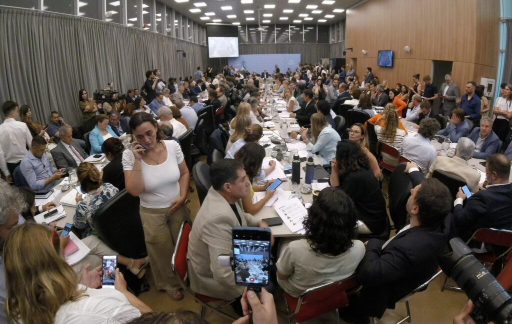 photo_4965359601998474261_w