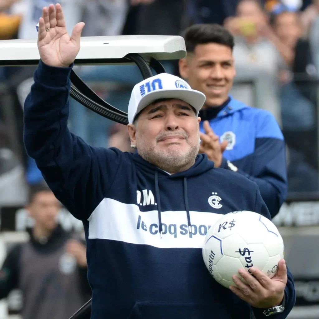 maradonanuevo_dt_de_gimnasia_lp.jpg_423682103