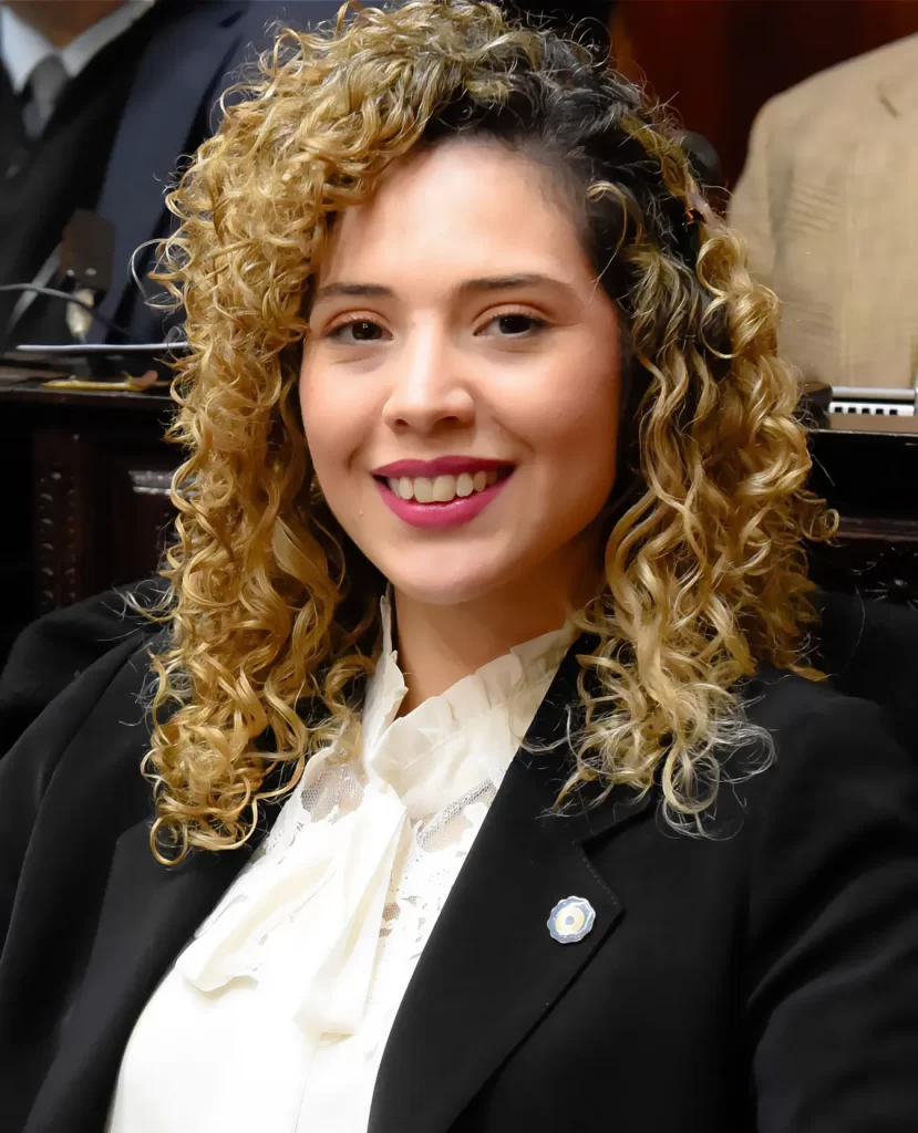 lourdes-arrieta-arma-un-monobloque-o-se-suma-al-zago