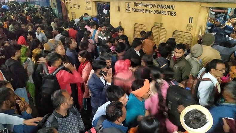 estampida-tren-nueva-delhi-india