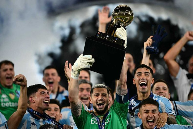 racing-campeon-recopa