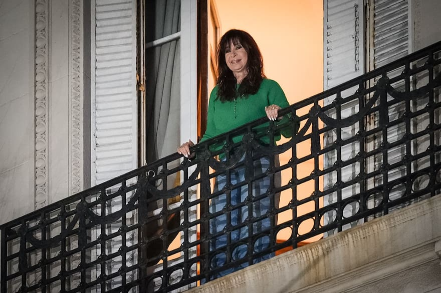 cristina-kirchner-salio-al-balco
