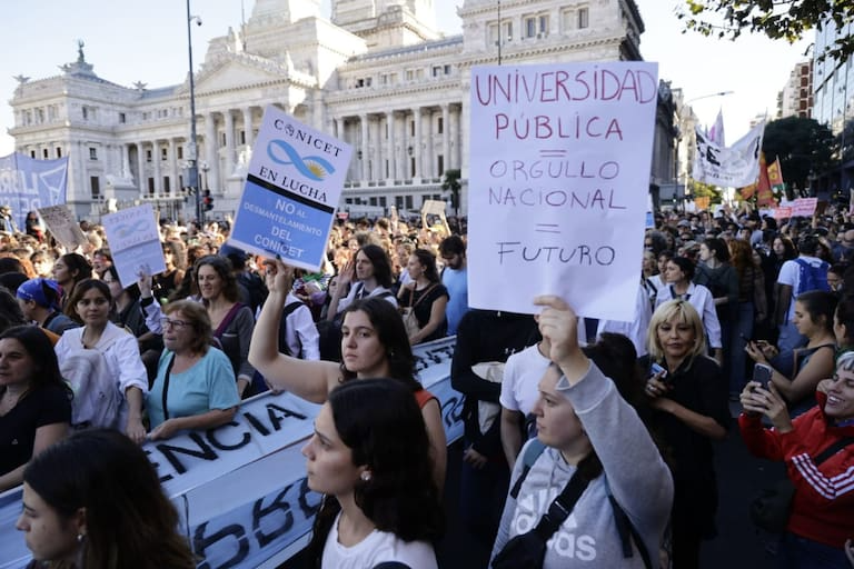 miles-de-personas-marcharon-por