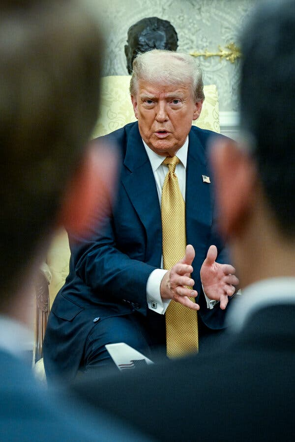 22dc-trump-whbj-articleLarge