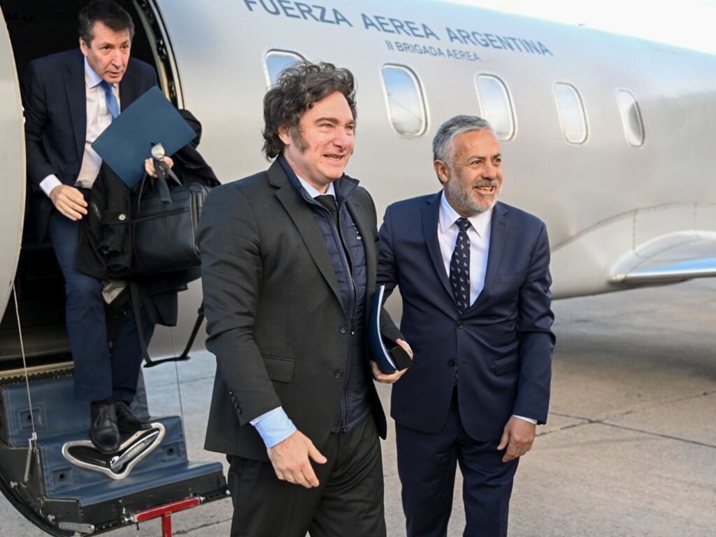 GDAtvh-l1_2000x1500__1