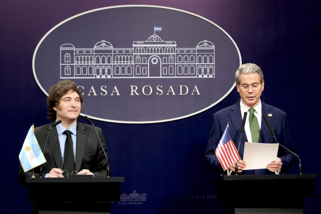 815068-scott-bessent-se-reunio-c