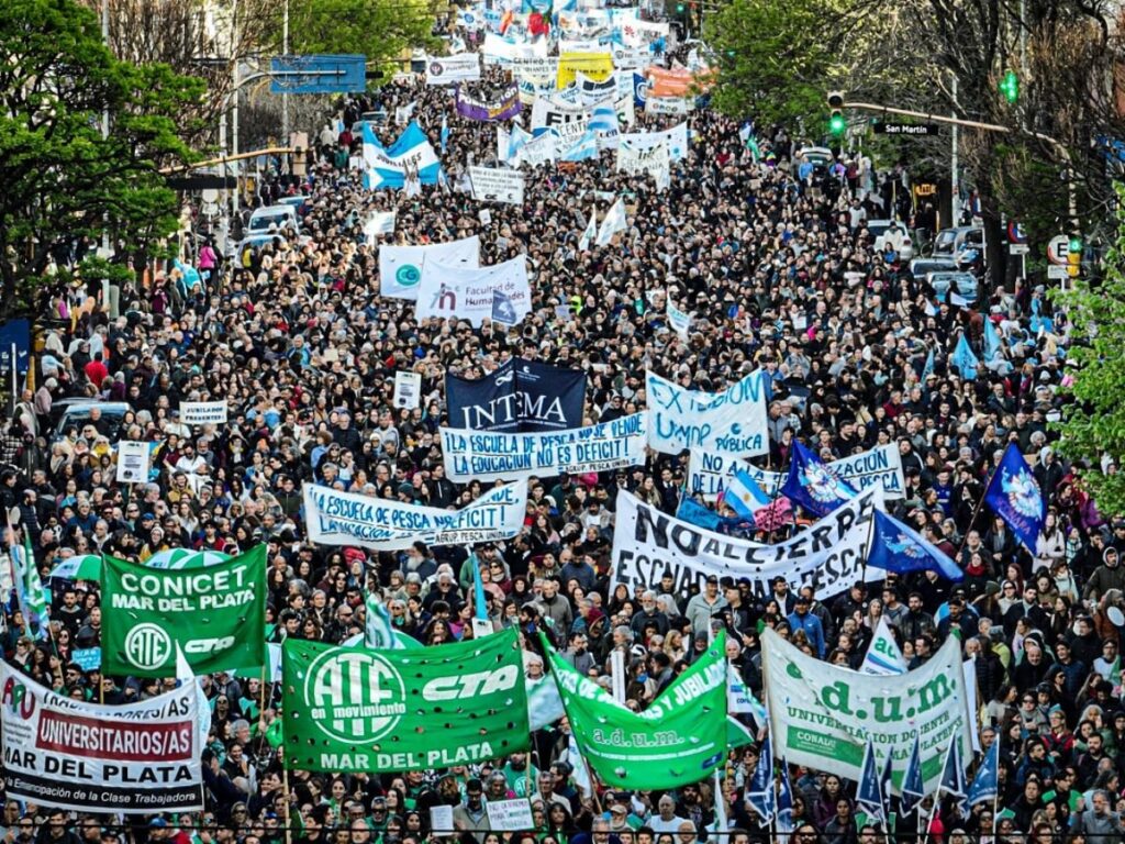 MARCHA-UNIVERSITARIA-202-1200x900