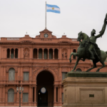 Suspenden a más de 60 periodistas en Casa Rosada por presunto espionaje
