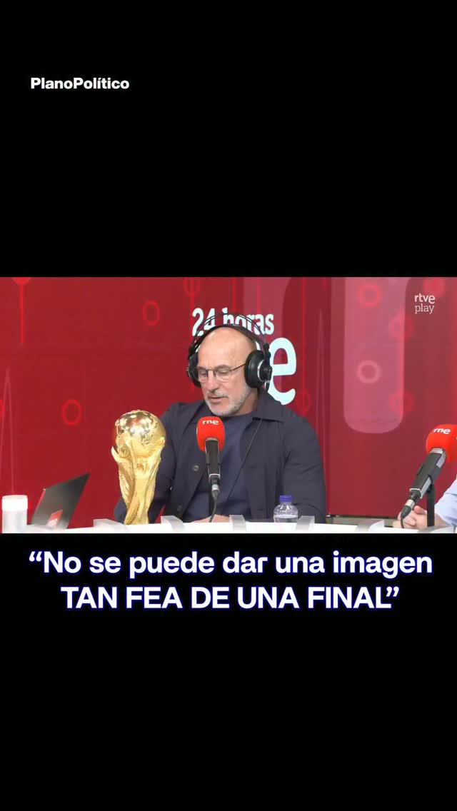 Luis de la Fuente hablando en conferencia de prensa tras la final del torneo internacional