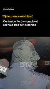 Fernando Cerimedo escoltado por efectivos bolivianos llegando al tribunal en Santa Cruz