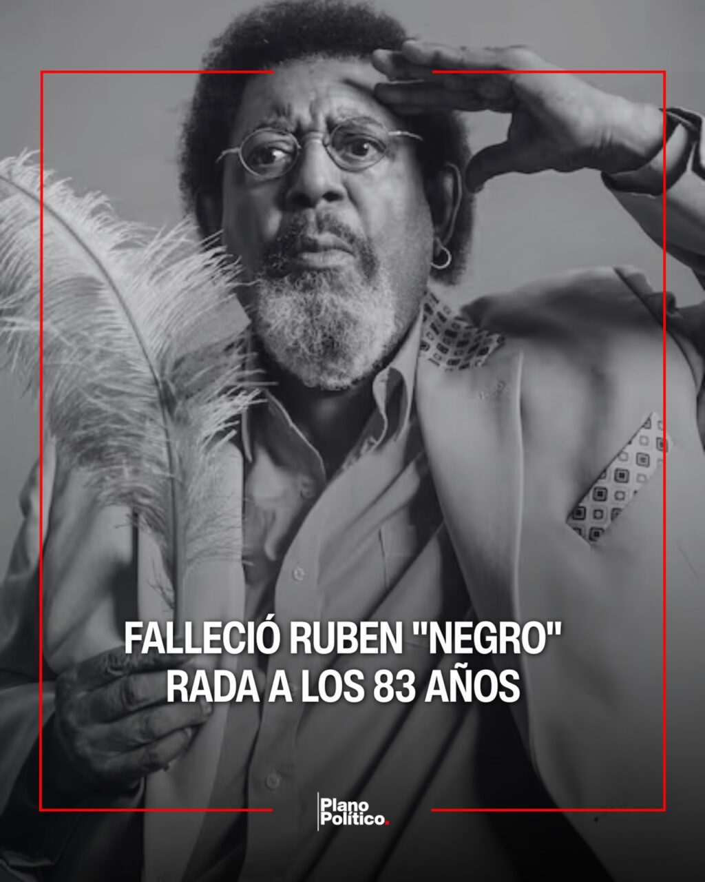 Rubén Rada en una presentación musical con instrumentos de percusión