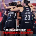 Las Leonas regresaron al país como campeonas del mundo y pidieron más inversión para el deporte