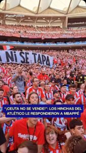 Aficionados del Atlético de Madrid en las gradas del Estadio Metropolitano durante un partido