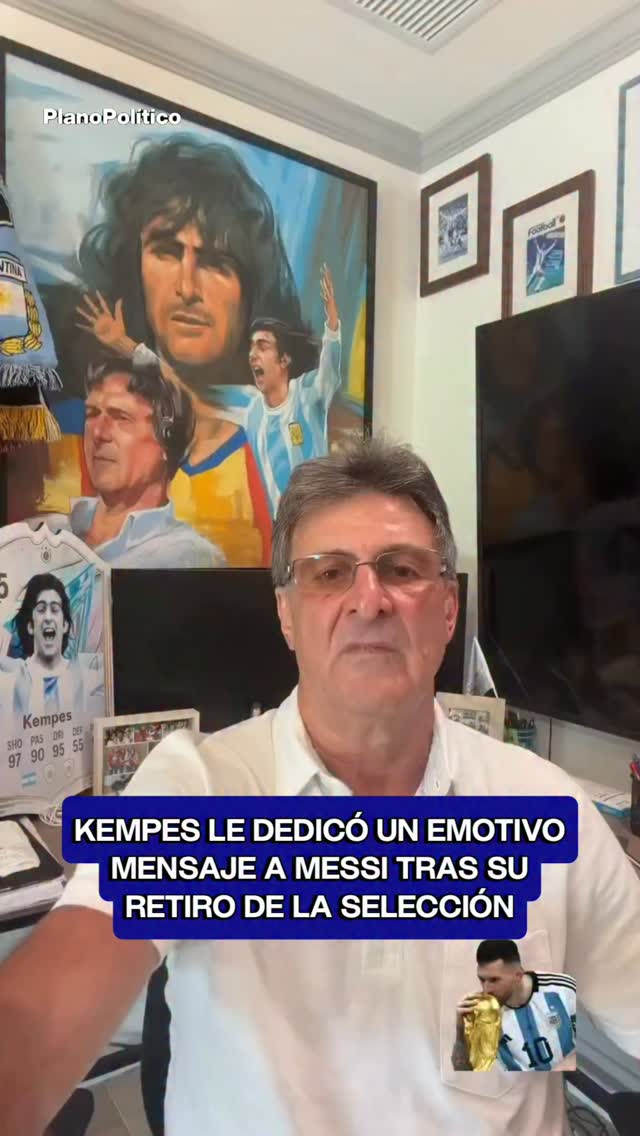 Mario Kempes y Lionel Messi con la camiseta de la Selección Argentina