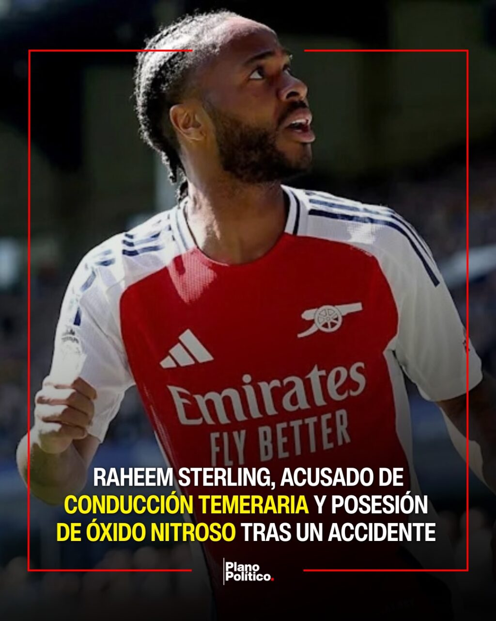 Raheem Sterling durante un partido de fútbol con la camiseta del Arsenal