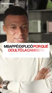 Kylian Mbappé en un momento durante un partido de fútbol profesional