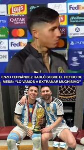 Enzo Fernández con la camiseta de la Selección Argentina durante un partido oficial