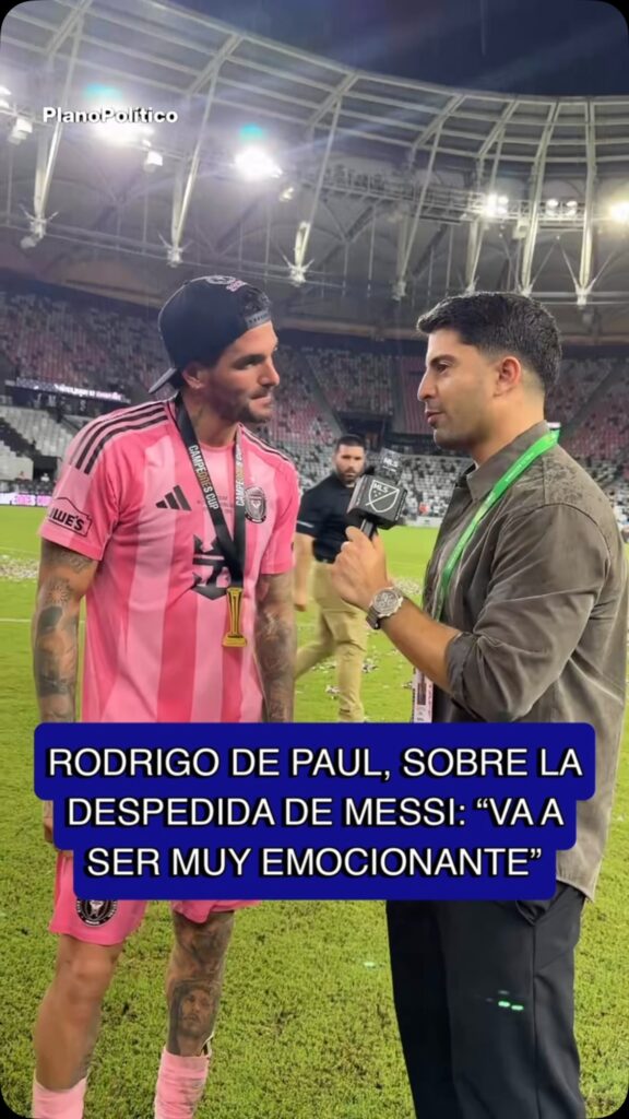 Rodrigo De Paul vistiendo la camiseta de la Selección Argentina durante un partido o entrenamiento