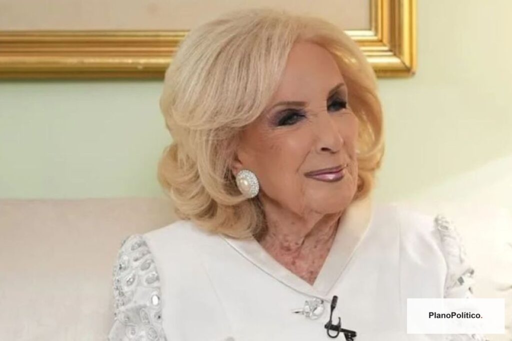 Mirtha Legrand conductora televisiva argentina sonriendo