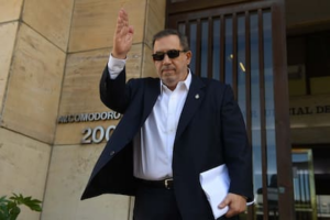 maslaton-al-salir-de-los-tribunales-de-comodoro-GX6AKXXSSZER3NVVEKDOGA74F4
