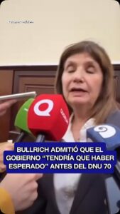 Patricia Bullrich en conferencia de prensa hablando sobre el DNU 70