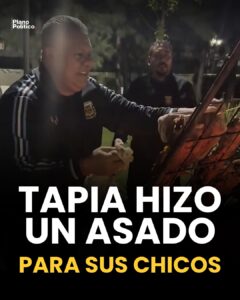 Claudio Tapia junto a jugadores de la Selección Argentina en un asado