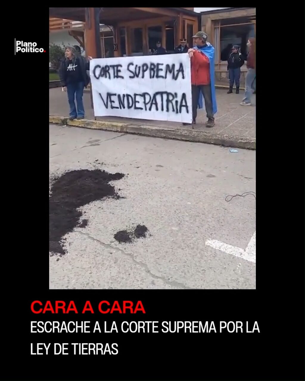 Protesta frente al Hotel Le Village en San Martín de los Andes