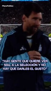 Lionel Messi con la camiseta de la Selección Argentina durante un partido o entrenamiento