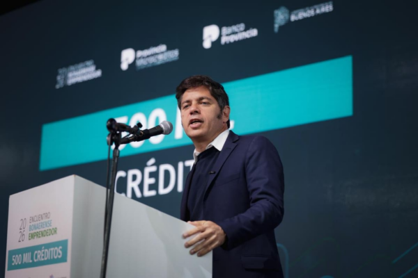 Kicillof reclamó a Milei que reconozca el triunfo de Lula y le pida disculpas