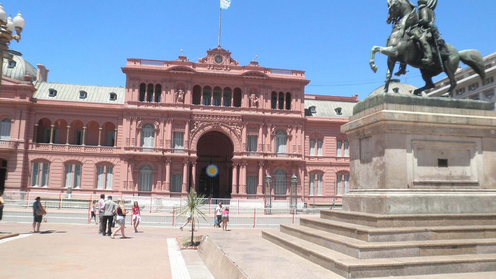 Frente de la Casa Rosada, sede del Poder Ejecutivo, en Buenos Aires