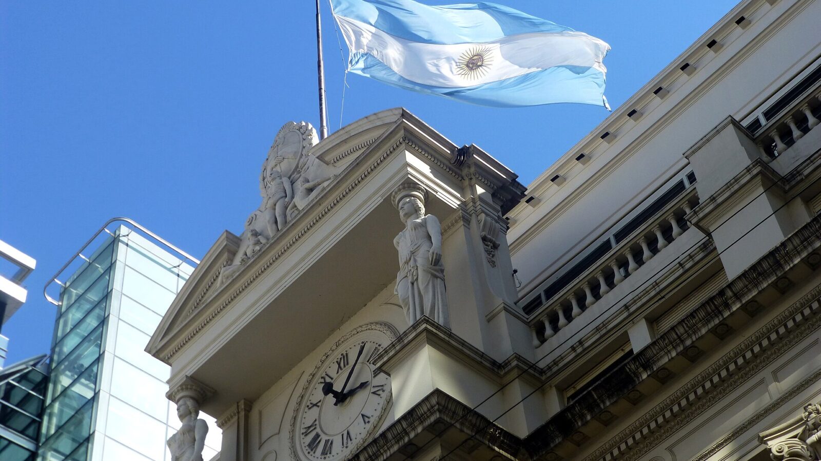 Fachada de la sede del Banco Central de la República Argentina, en el microcentro porteño