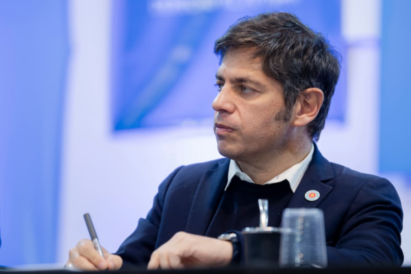 Kicillof respondió a Milei: “Se llega a fin de mes viviendo mucho peor”